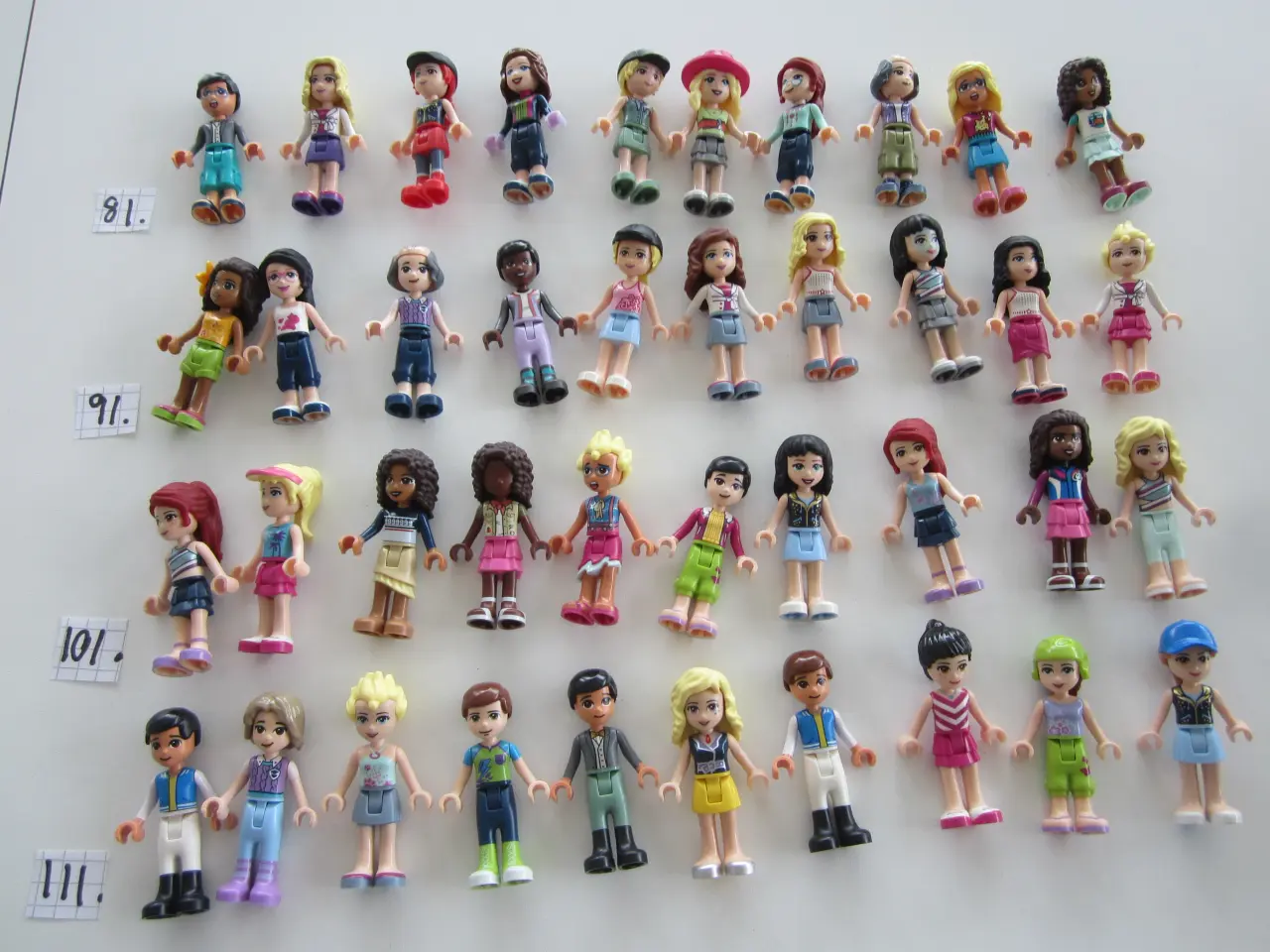 Billede 3 - Lego friends figurer , samlet tilfældigt. Ta 13 st