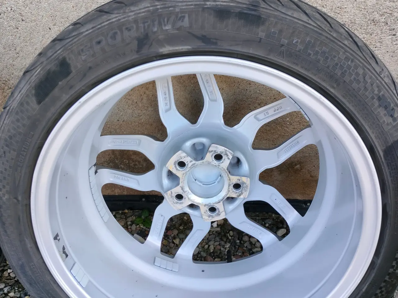 Billede 2 - Sommerdæk 225/45 R18 V på alufælge