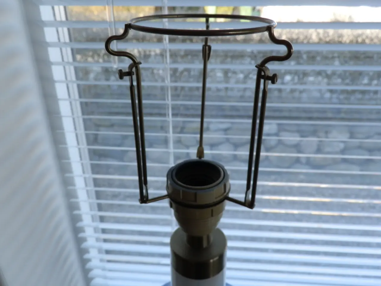 Billede 7 - Stor hvid/blå Royal Copenhagen bordlampe