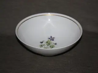 Lyngby skål med blå violer 18,5 cm
