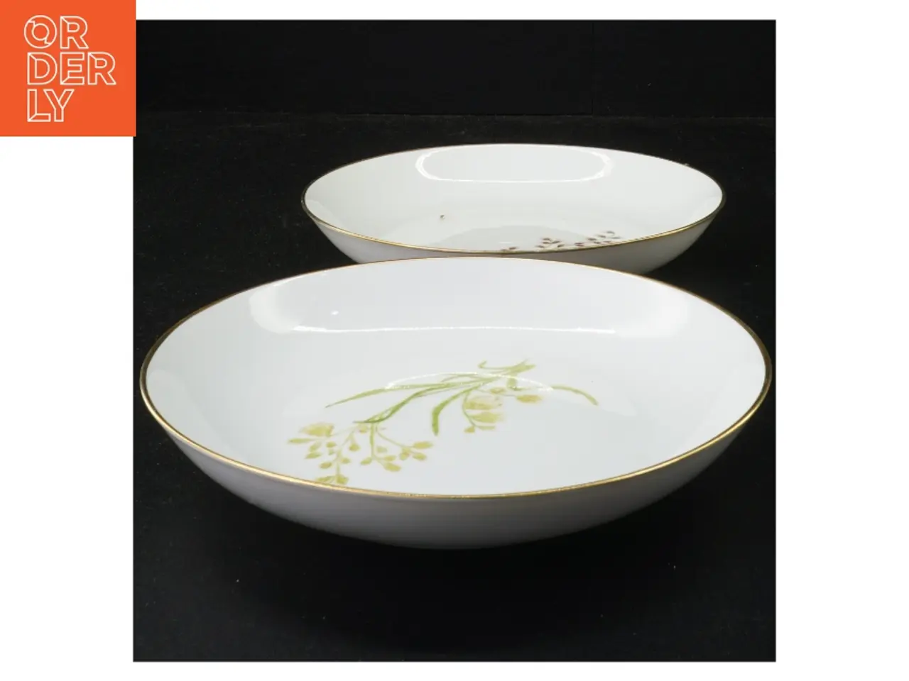 Billede 2 - Porcelænsservice med blomstermotiver (str. 20 x 3 cm)