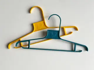 Mothercare børnebøjler af plast, 2 stk samlet
