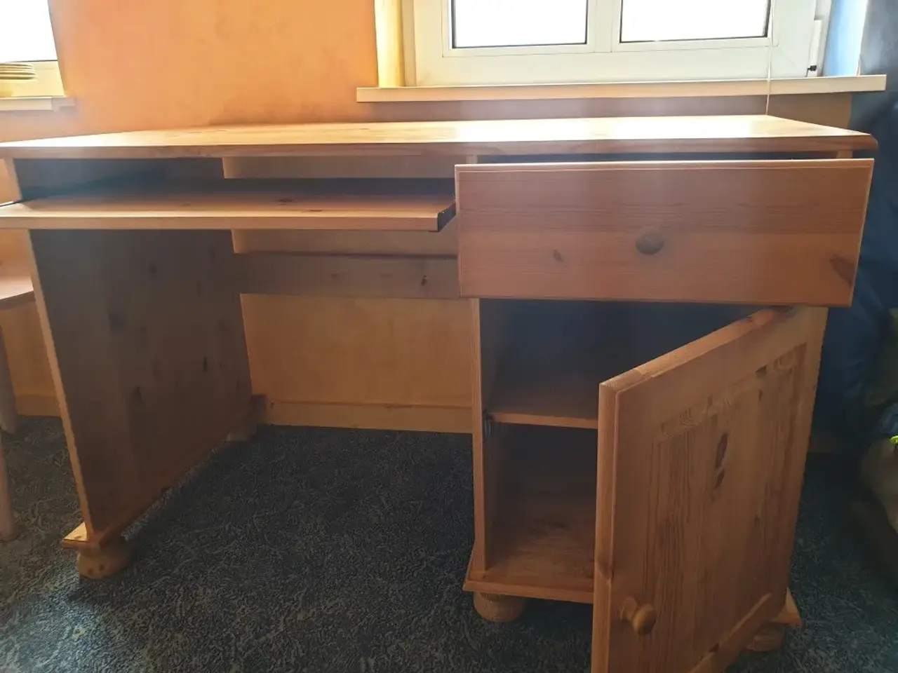 Billede 1 - Skrivebord