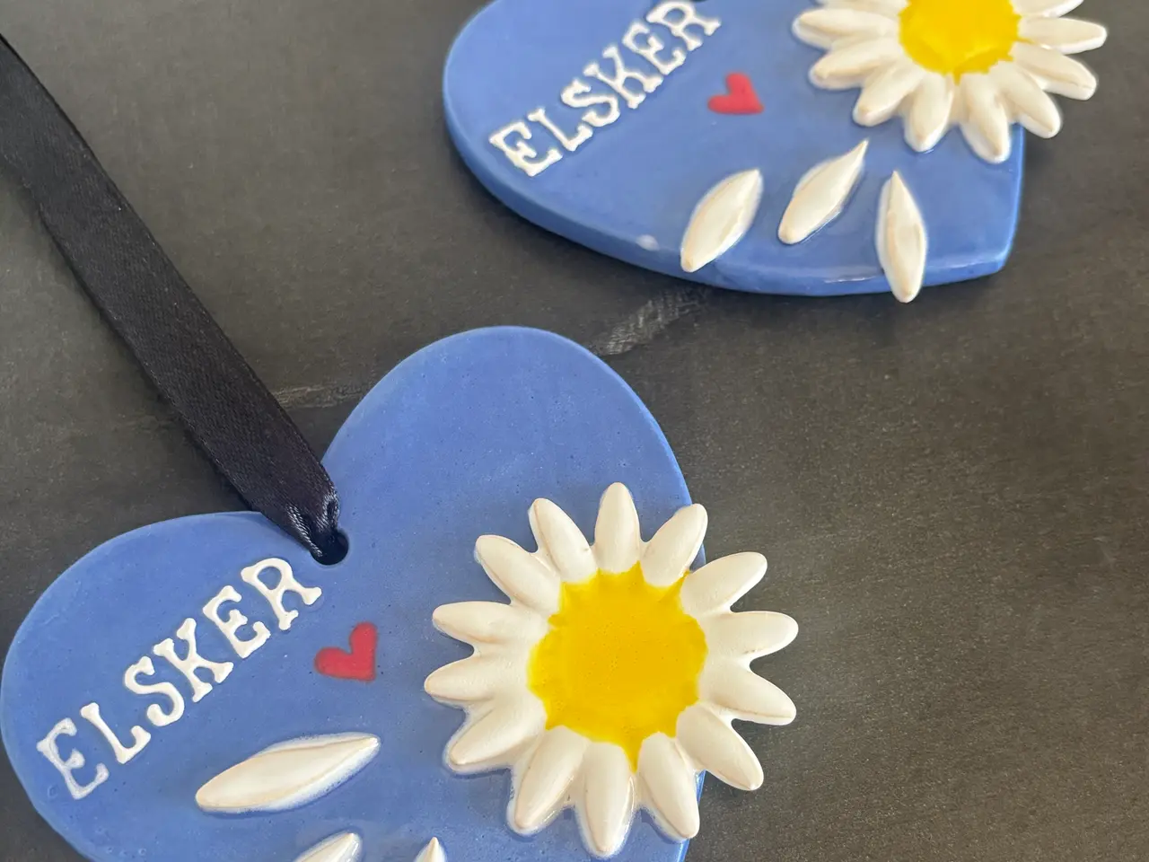 Billede 1 - Elsker hjerte håndlavet i keramik.