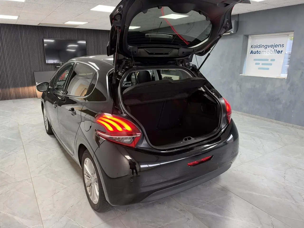 Billede 6 - Peugeot 208 1,6 BlueHDi Desire Sky 100HK 5d