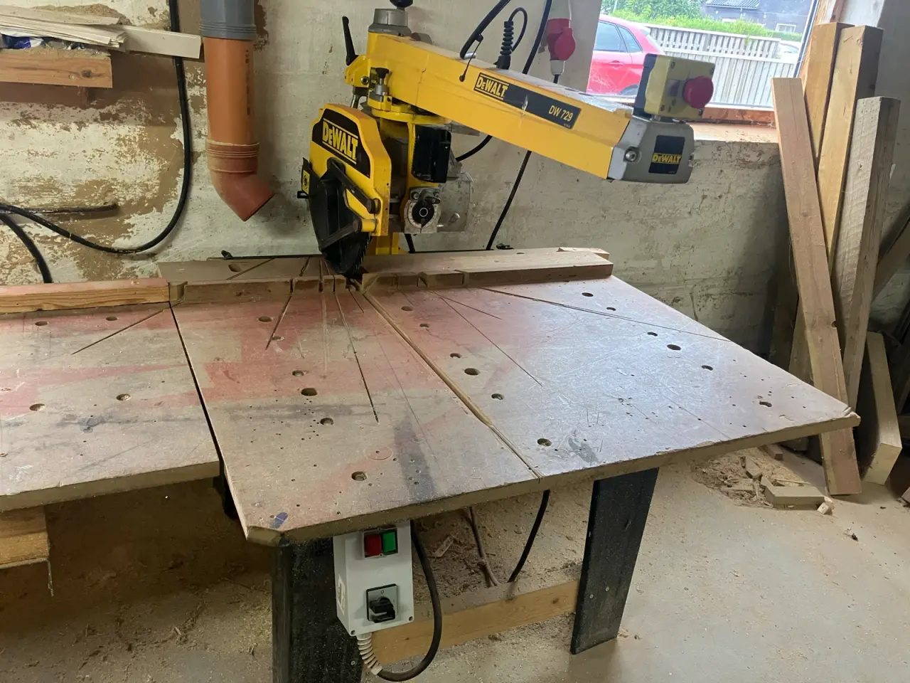Billede 1 - DeWalt Dw 729 udtrækssav