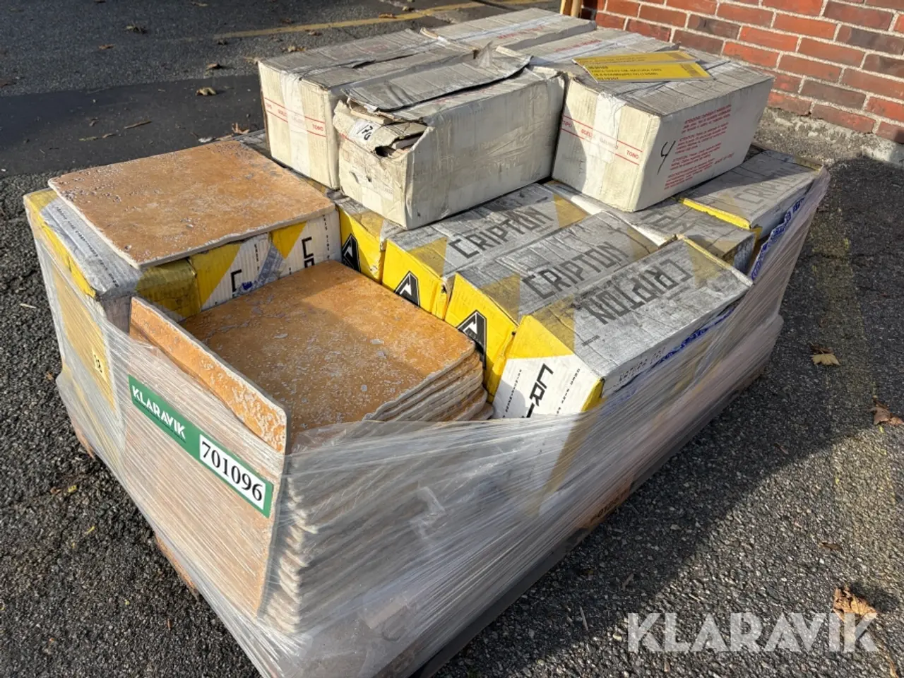 Billede 1 - Fliser Arpa Natura oro - 32x32 cm - 26,3 kvm + 165 Sokkelfliser