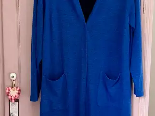 Lækker cardigan med hætte fra Studio Clothing