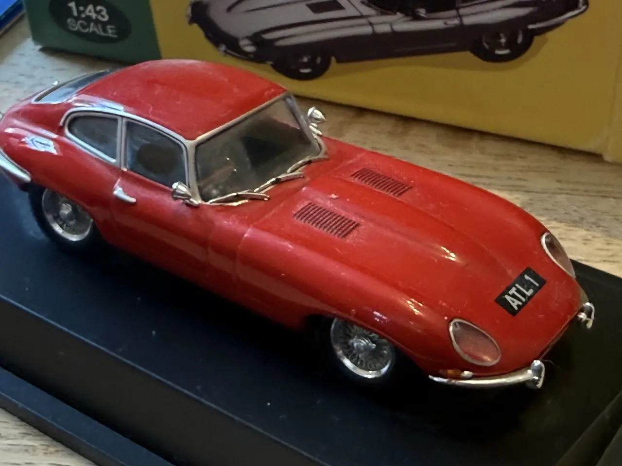 Billede 2 - Modelbiler Jaguar E-type - Cadillac Fleetwood