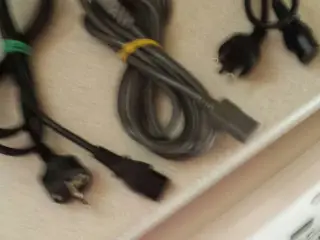 Strømkabel til stationære pc'er.
