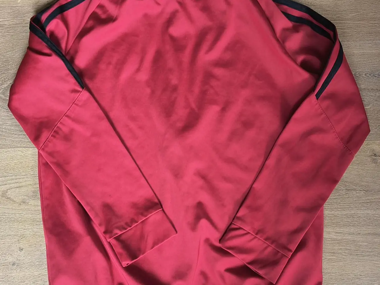 Billede 3 - MANCHESTER UNITED TRACK TOP, STR. 14, FLOT STAND