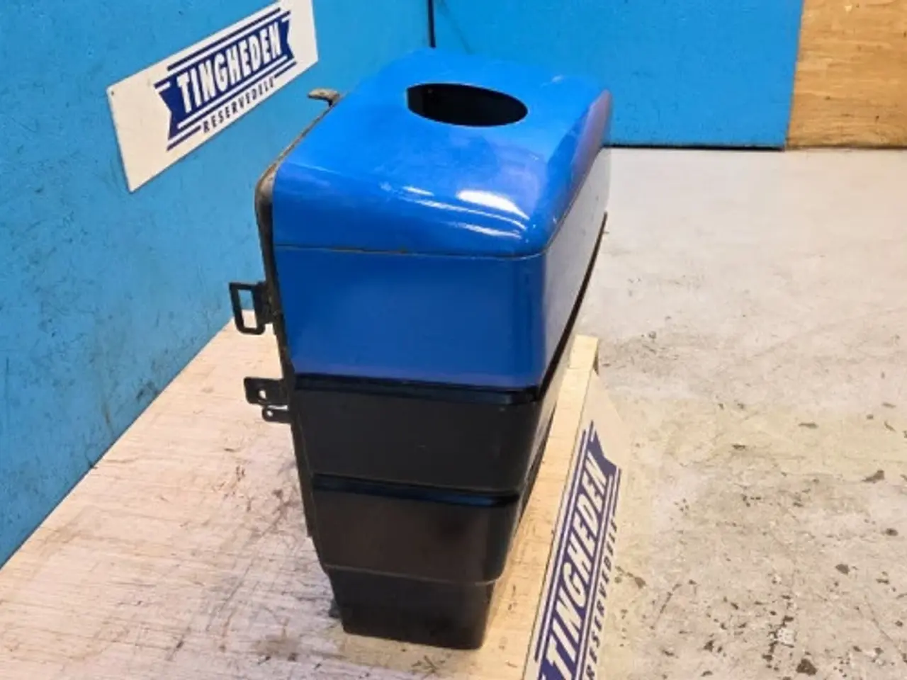 Billede 4 - New Holland 8340 Front Hjelm