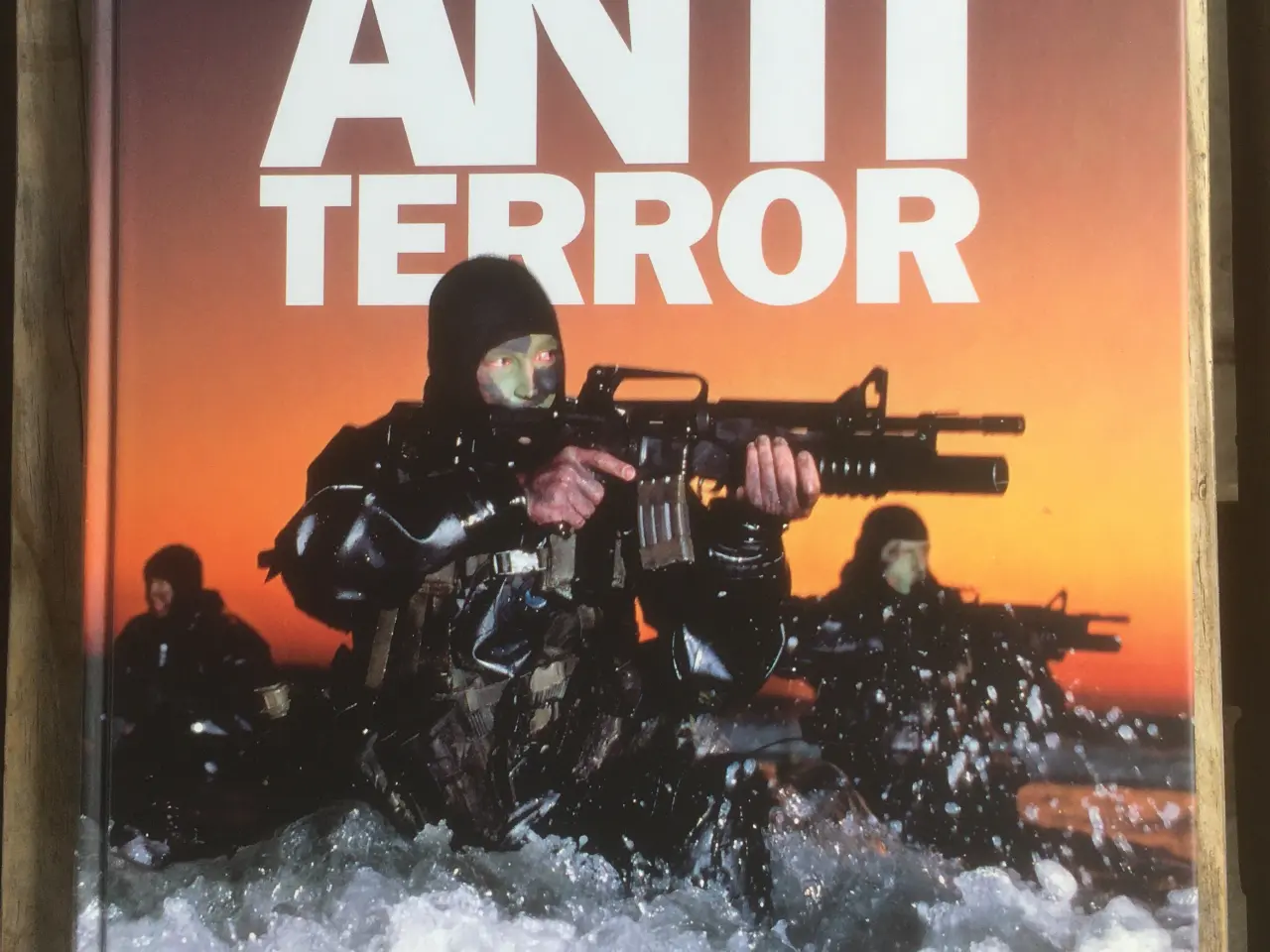 Billede 1 - Antiterror, Niels Brinch og Esben Mønster-Kjær