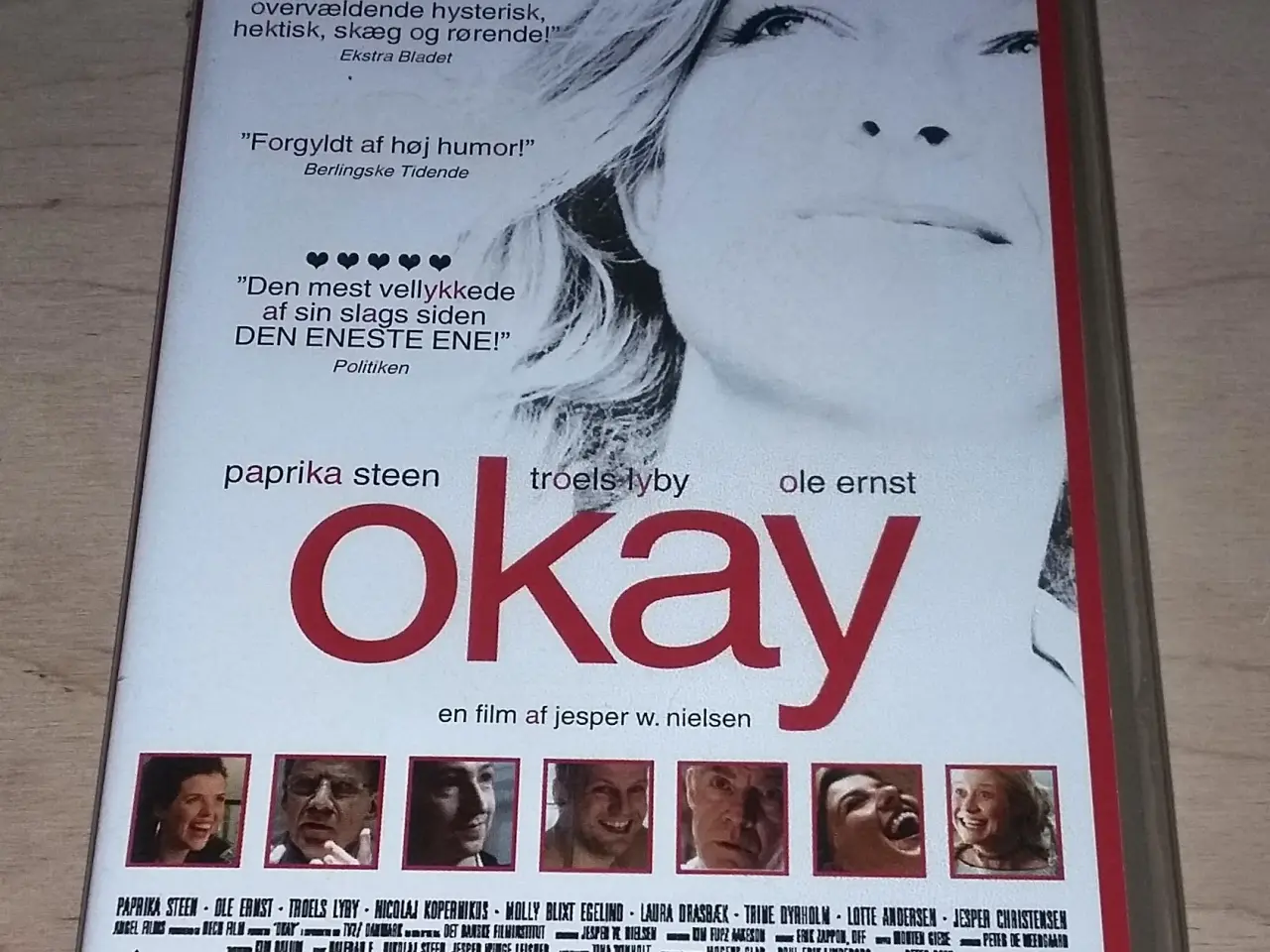 Billede 1 - Komedie, OKAY, instruktør Jesper W. Nielsen