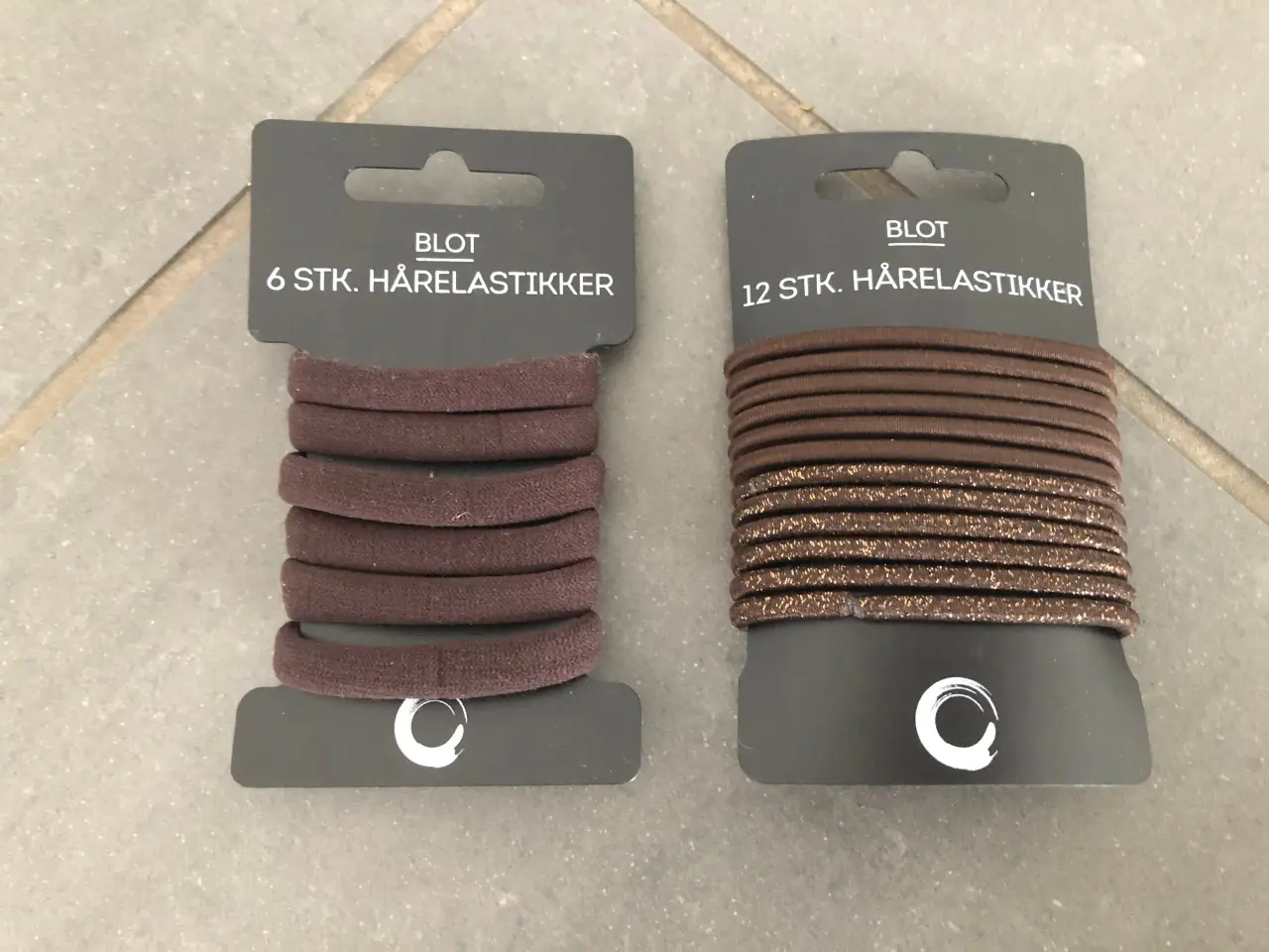 Billede 5 - Masser af hårpynt