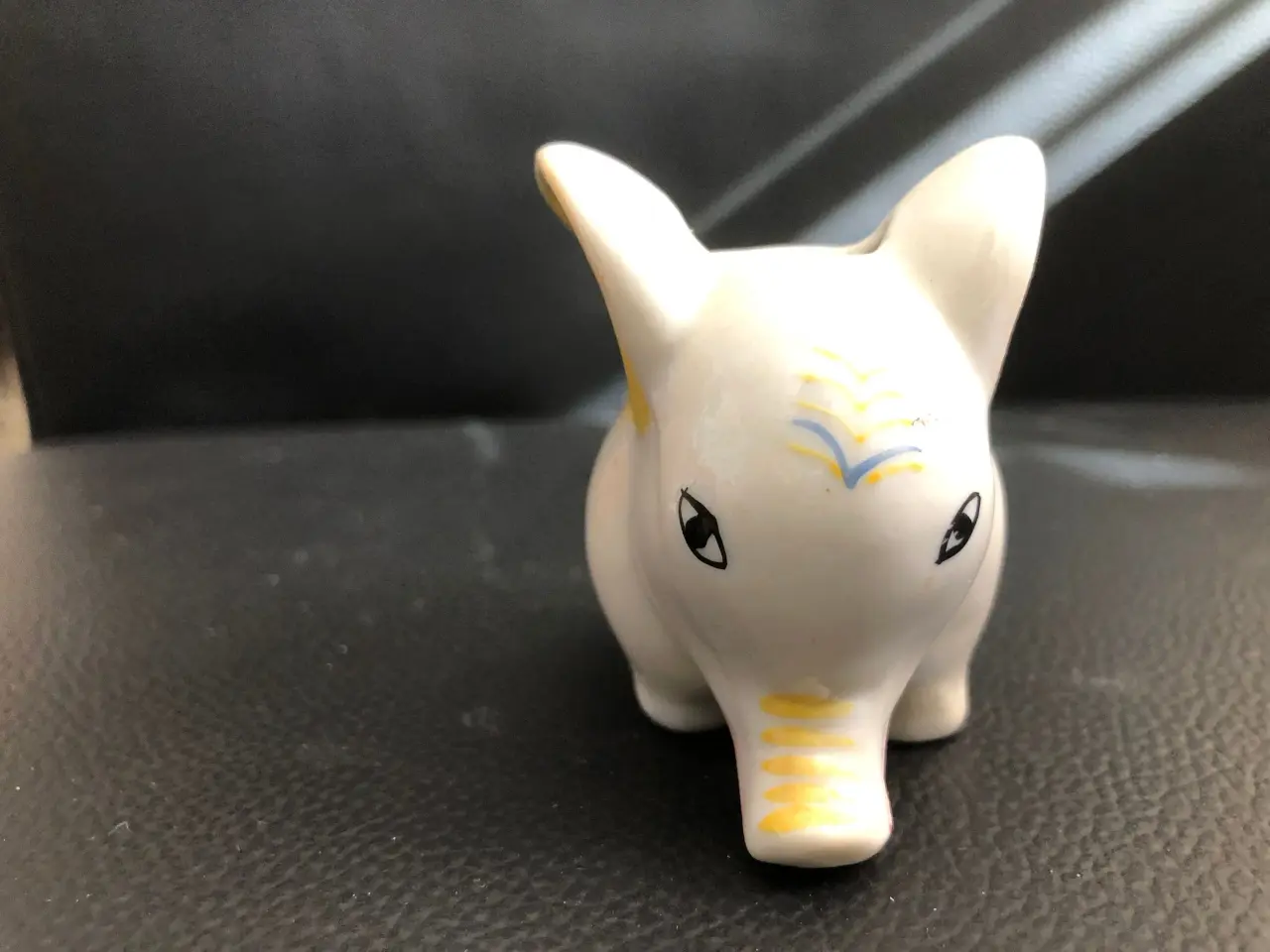 Billede 1 - Elefant i porcelæn - holder til tandstikkere