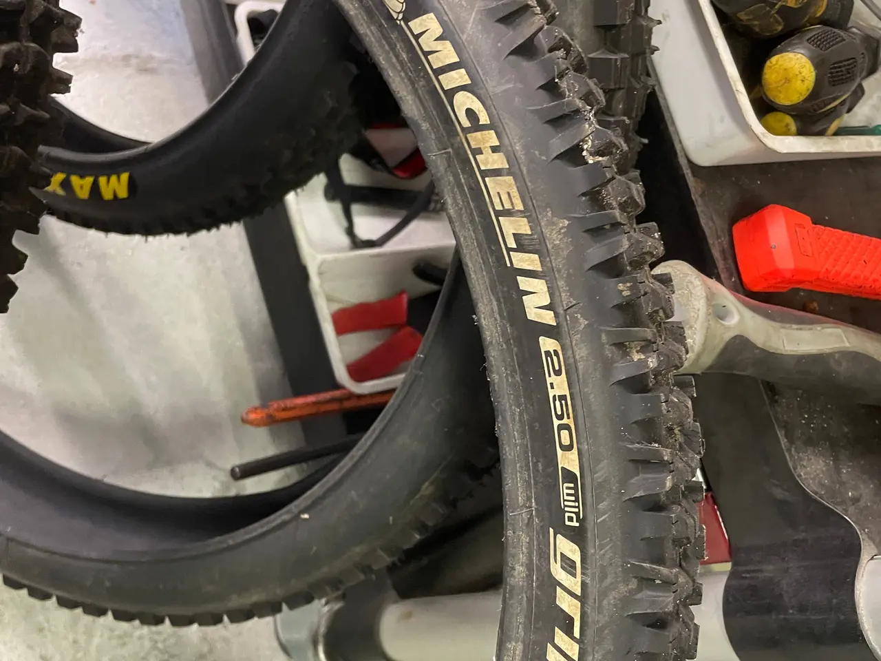 Billede 2 - MTB dæk Michelin 26x2,50 NYE
