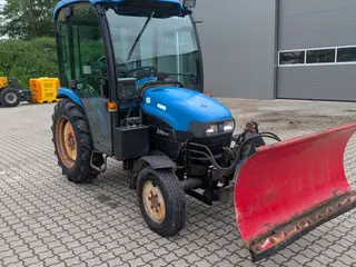 New Holland TC27D