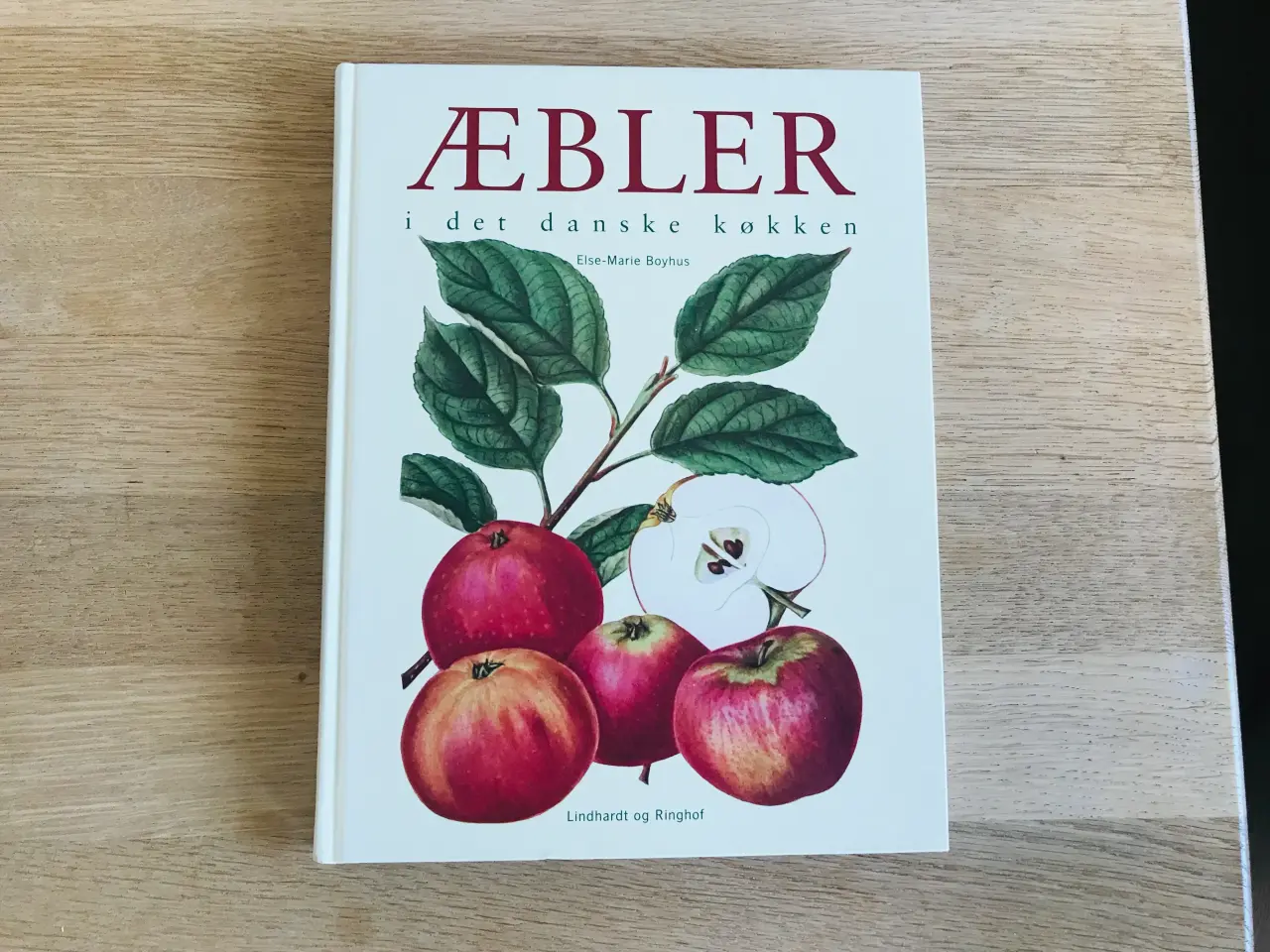 Billede 1 - Æbler i det danske køkken