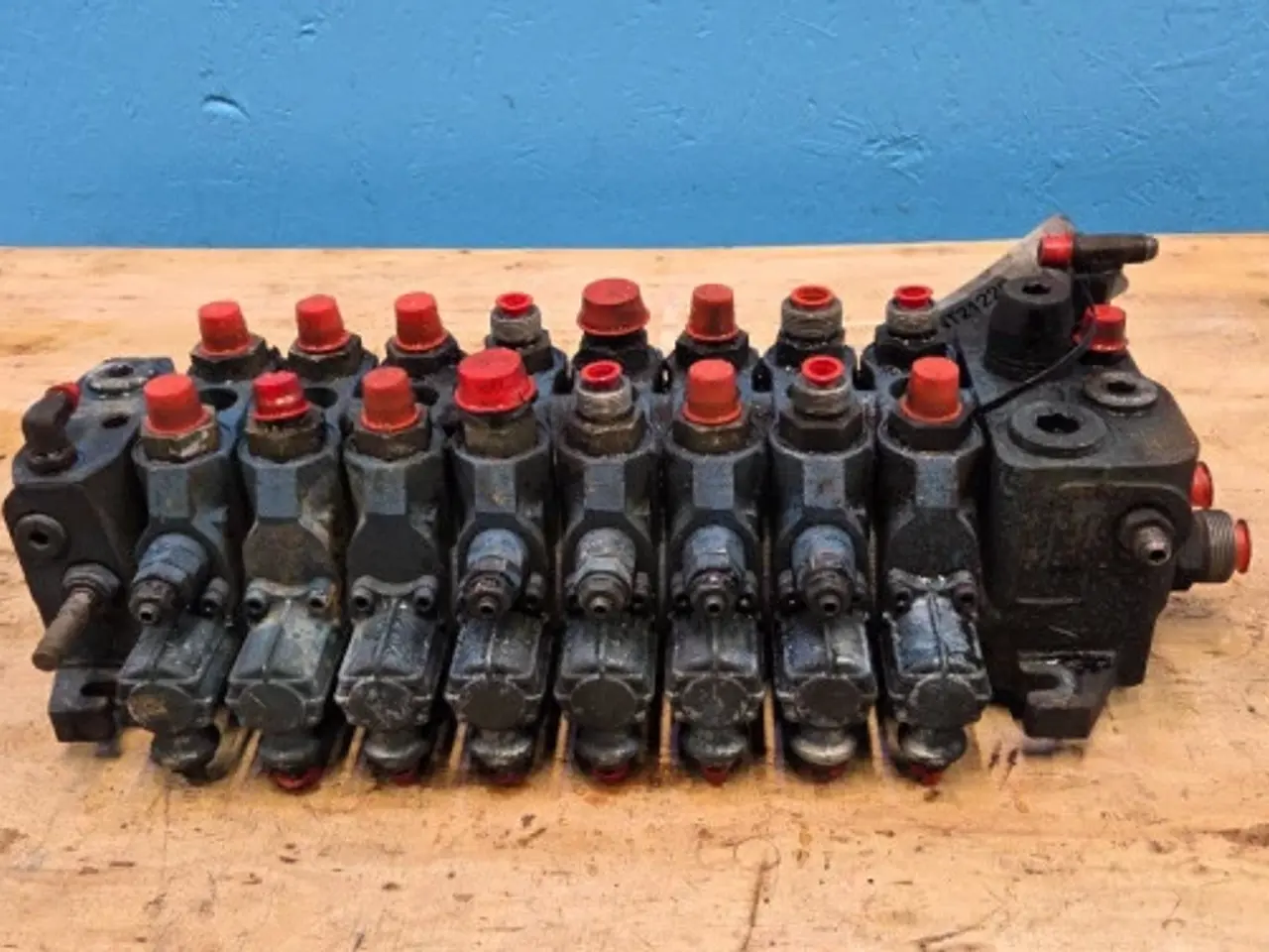 Billede 13 - New Holland LB115B Hydraulikventil 87305216