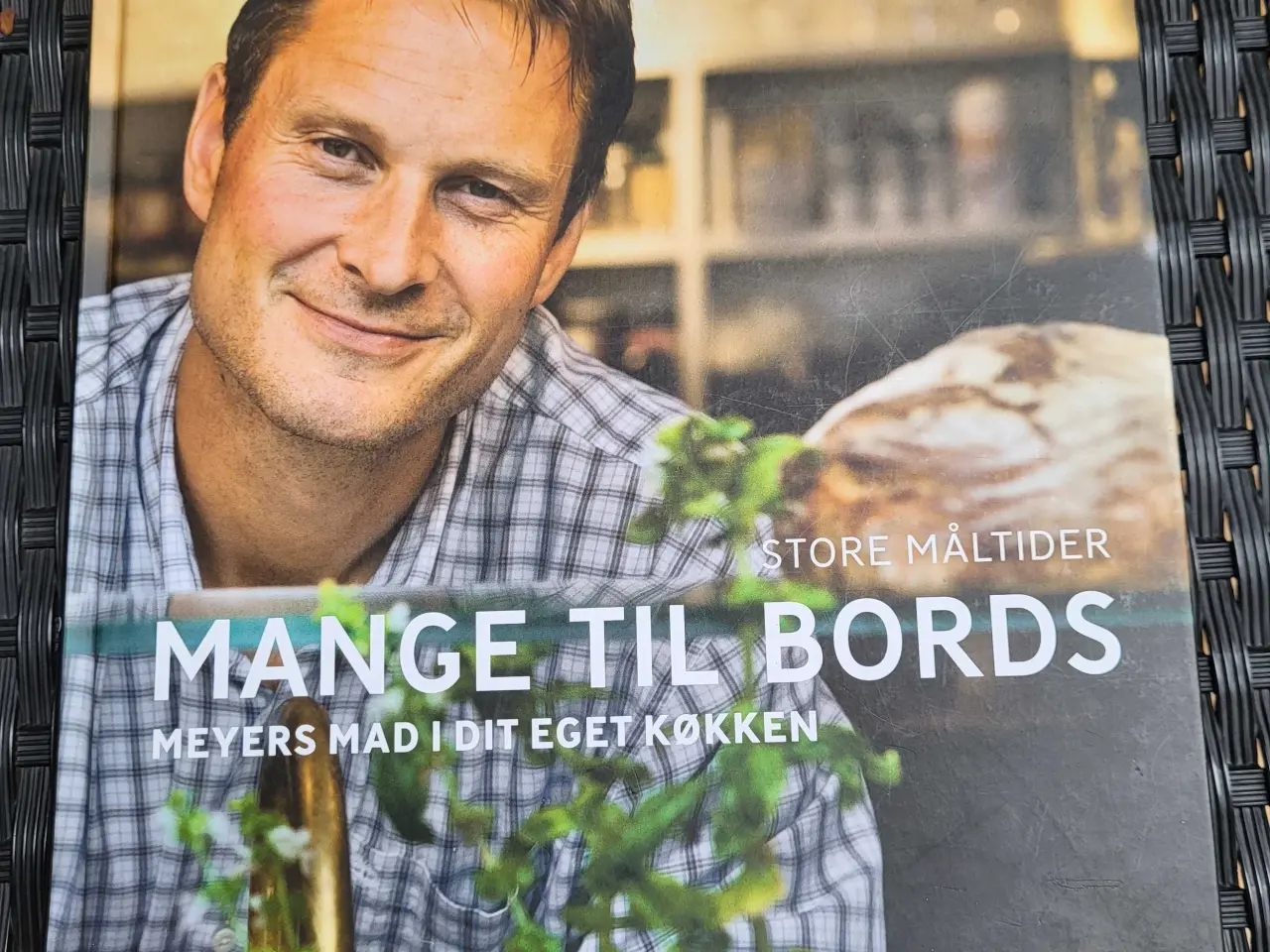 Billede 1 - Mange til bords - Meyers mad i dit eget køkken