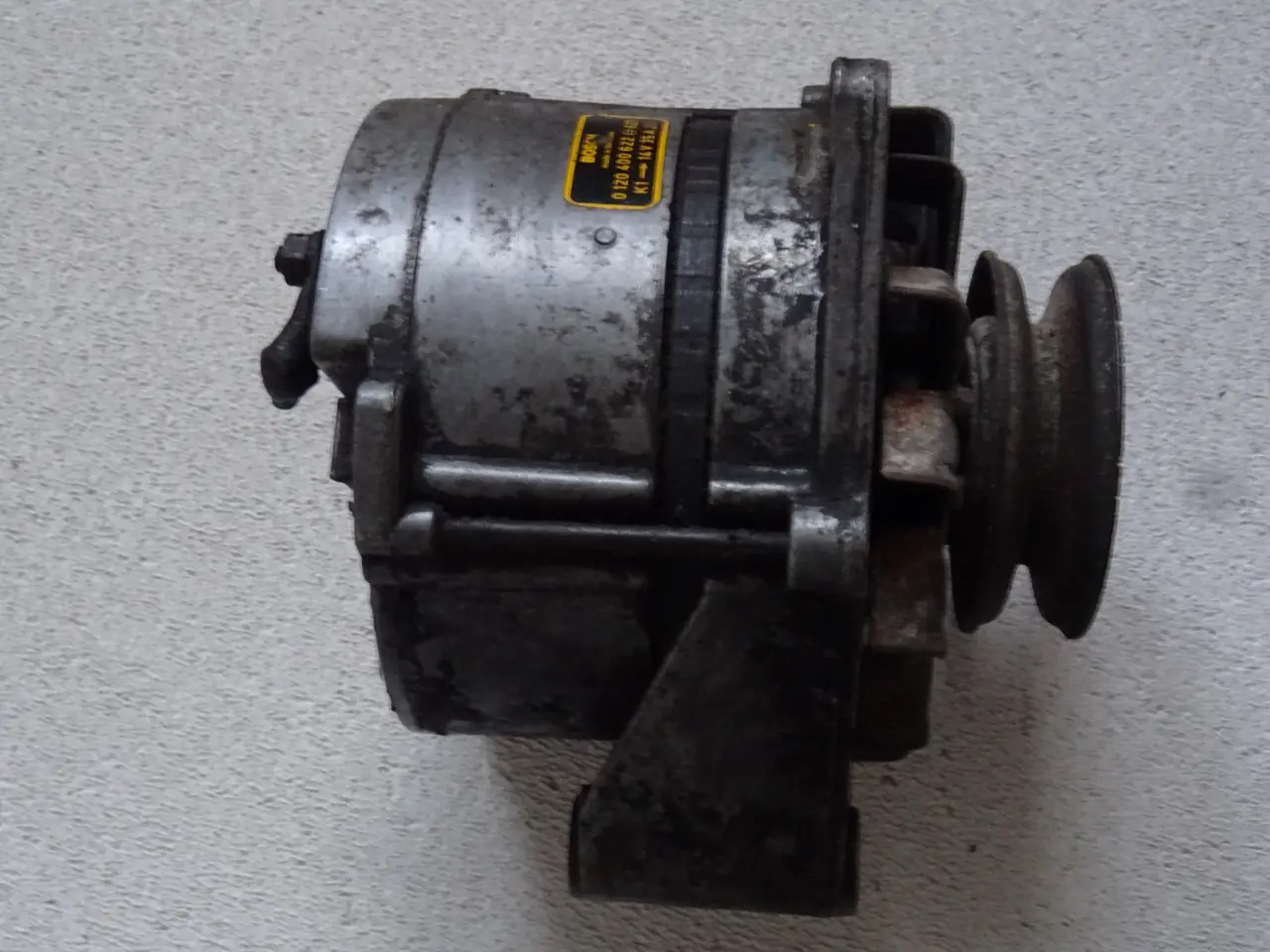 Billede 5 - Generator 14v 35A Bosch til bl.a Ford Taunus 20M