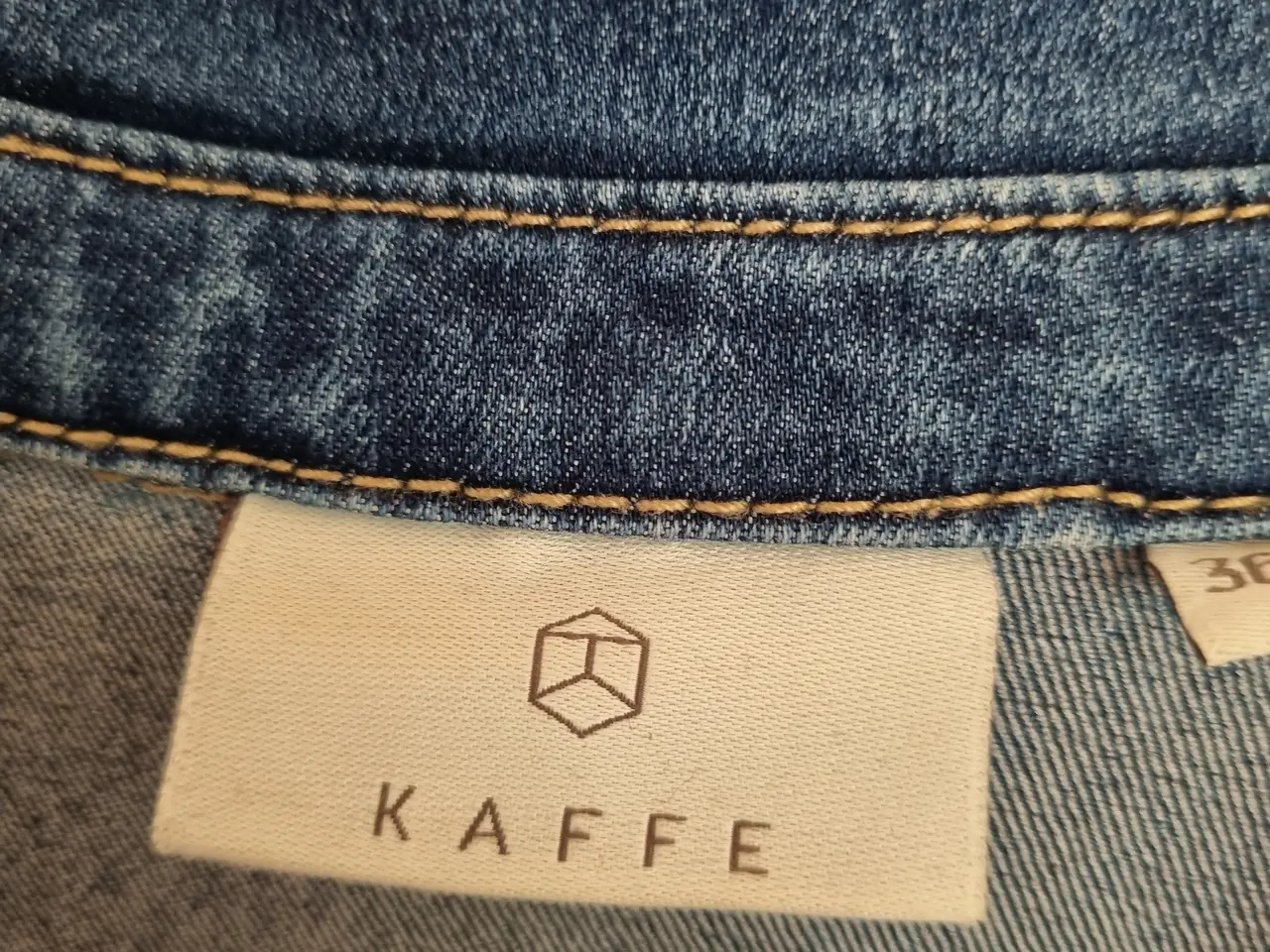 Billede 3 - Denim kjole mrk. Kaffe