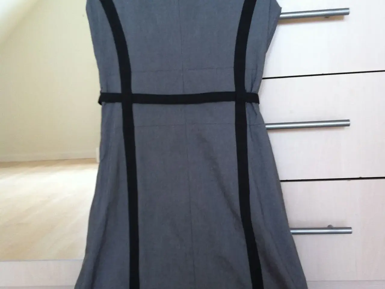 Billede 2 - kjole, str.S, 90kr