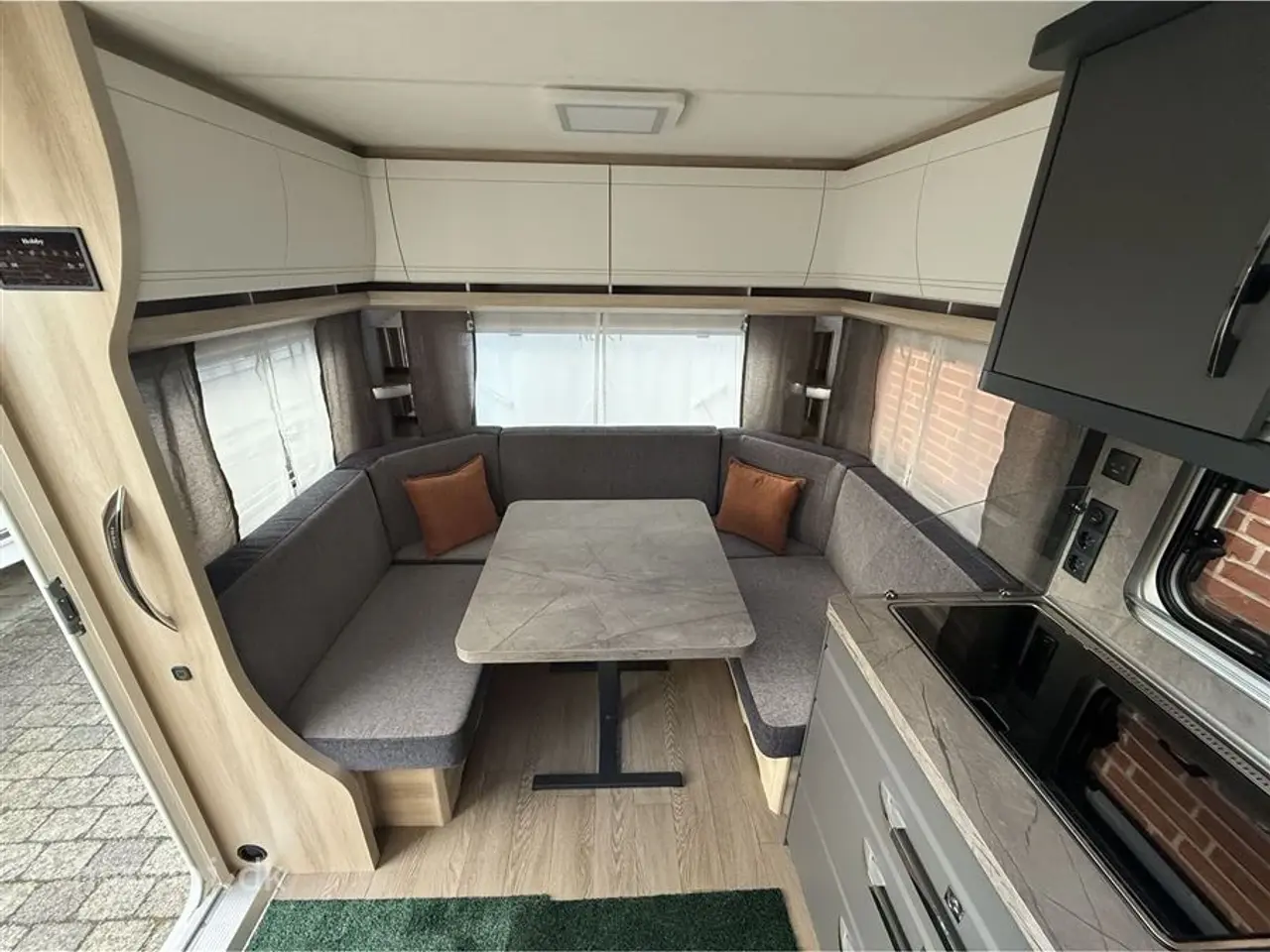 Billede 13 - 2026 - Hobby De Luxe 460 UFe Dejlig vogn med rundsidegruppe og franskseng fra Hinshøj Caravan A/S