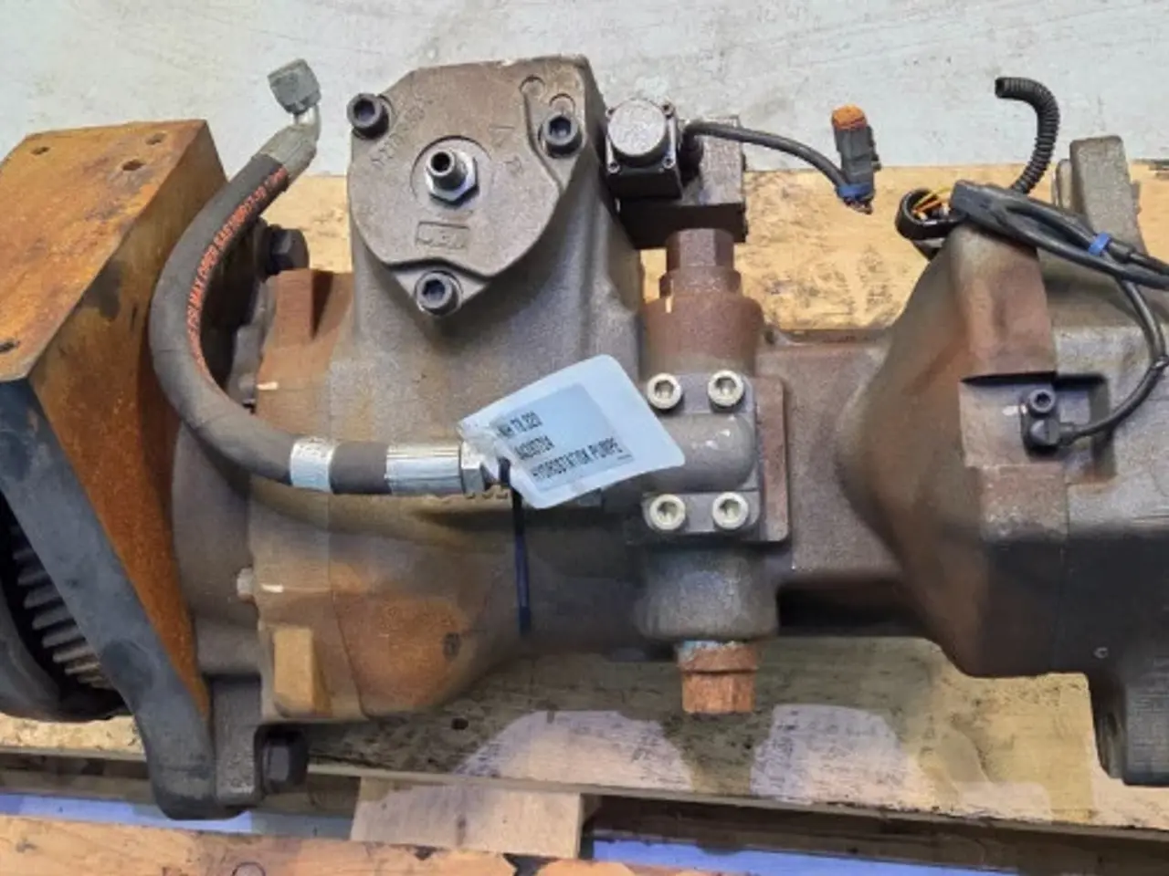Billede 7 - New Holland T8.320 Hydrostatisk Pumpe 84393724