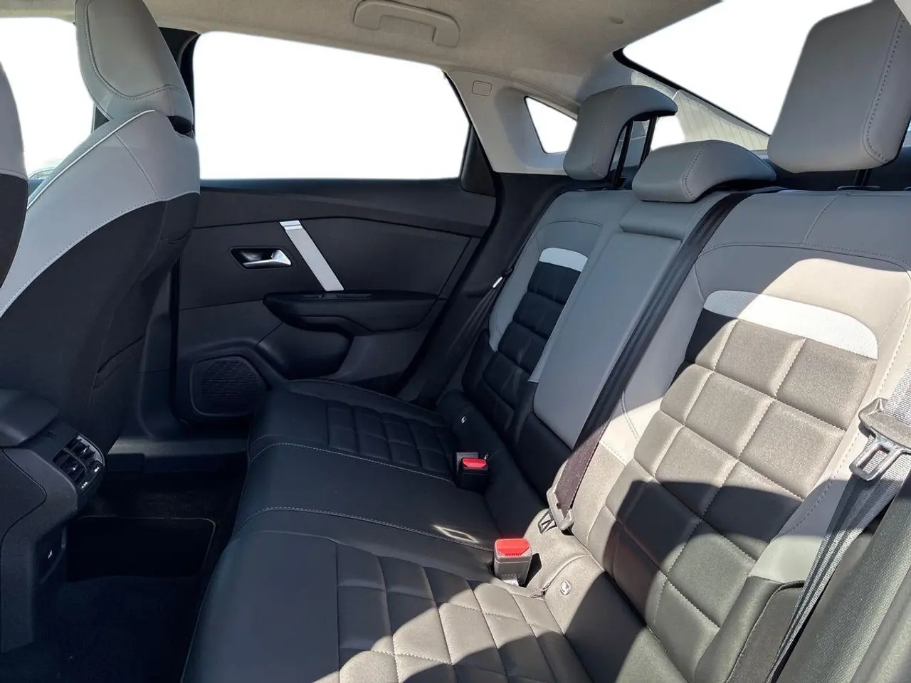 Billede 10 - Citroën ë-C4 X 54 Max