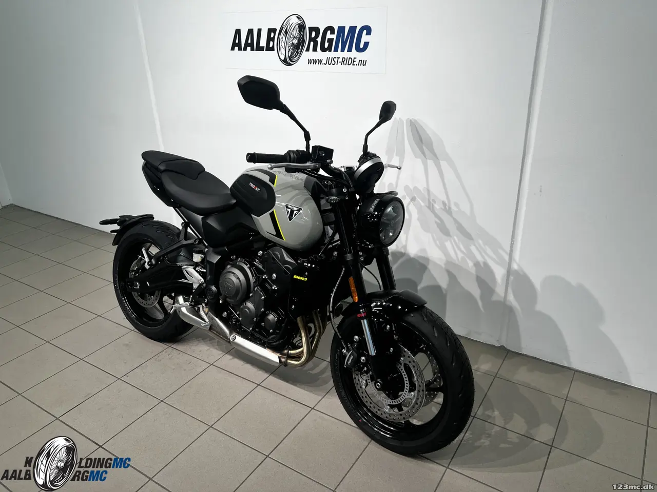 Billede 3 - Triumph Trident 660 Stone Gray