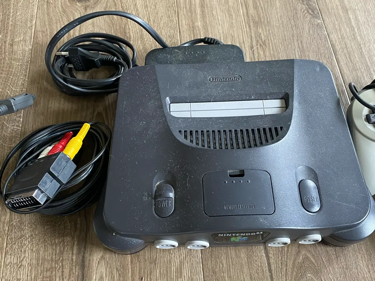 Billede 1 - Nintendo 64 med controllere og spil