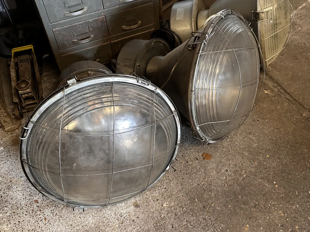 Billede 4 - Industrielle møbler og lamper