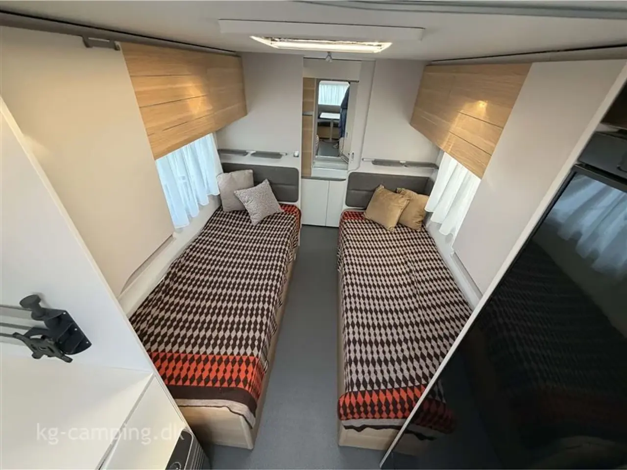 Billede 7 - 2021 - Adria Adora 572 UT   Flot enkeltsengsvogn med mover og soltelt. Velholdt og mulighed for nedvejning til 1700 KG