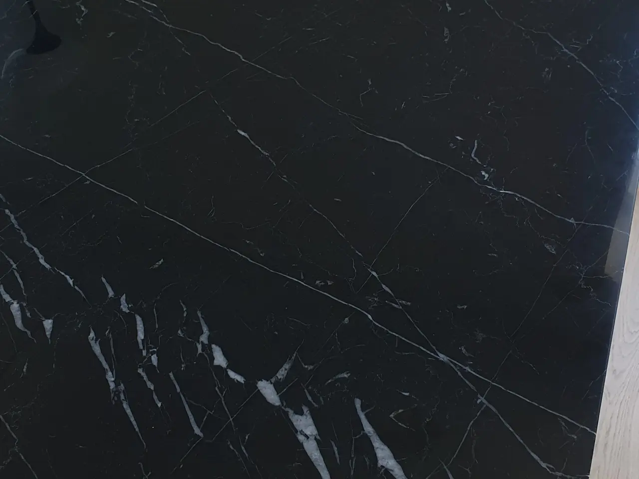 Billede 4 - Sort marmor spisebord
