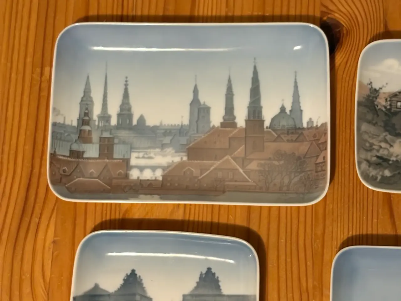 Billede 2 - Bing & Grøndahl og Royal Copenhagen Asietter