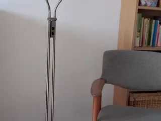 Standerlampe med 2 spot