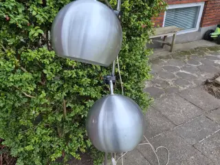 Retrolampe med skønne kugleskærme