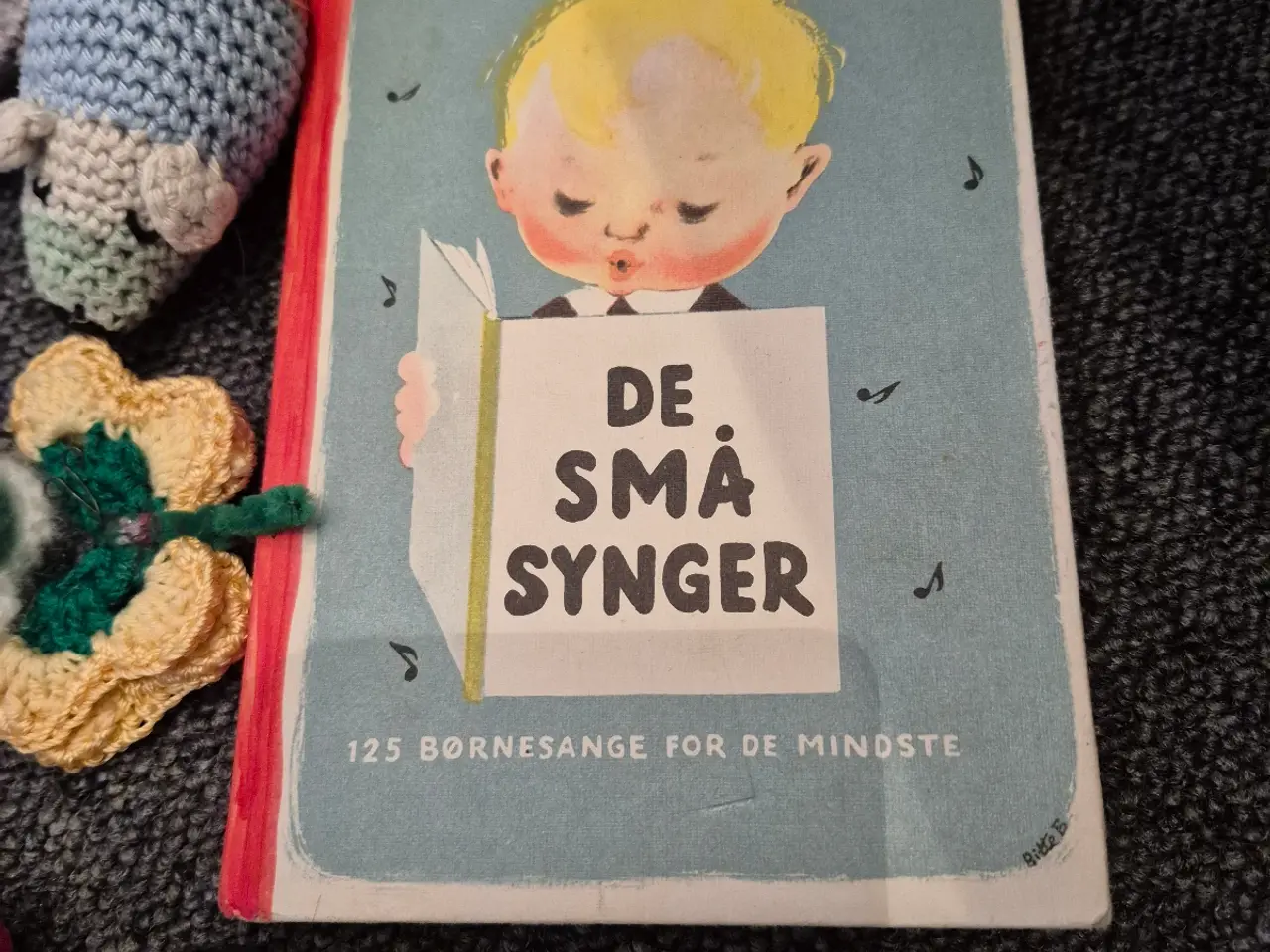 Billede 2 - Forskellige strukkede og hækæede figur til sangleg