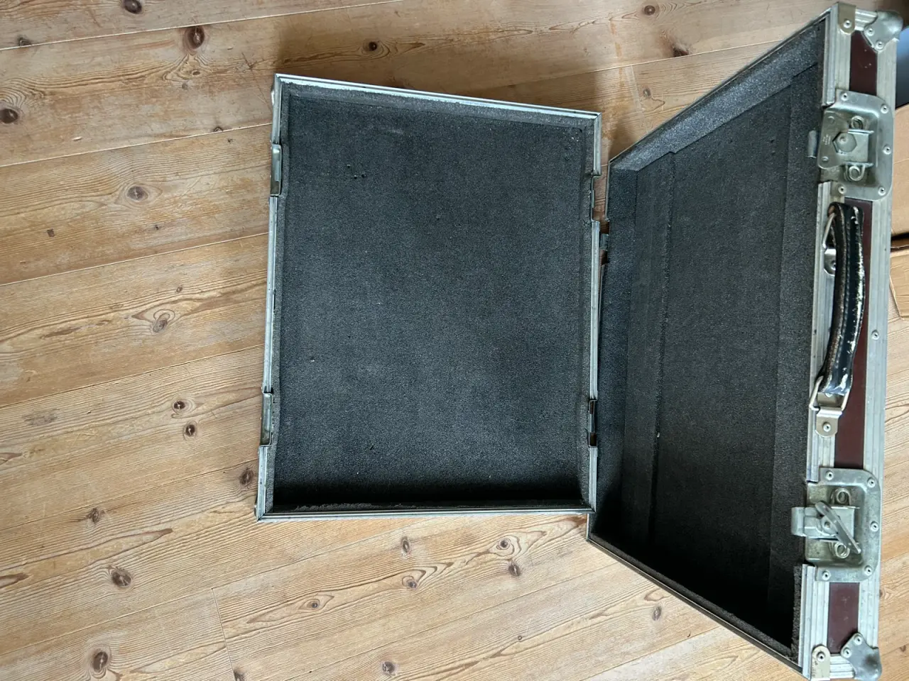 Billede 3 - Flightcase - pedalkasse