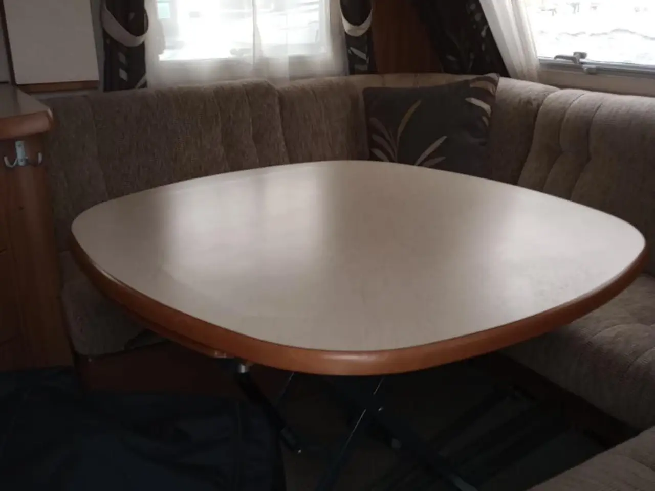 Billede 13 - Flot og velholdt Kabe Ametist 1700 GLE KS NYSYNET