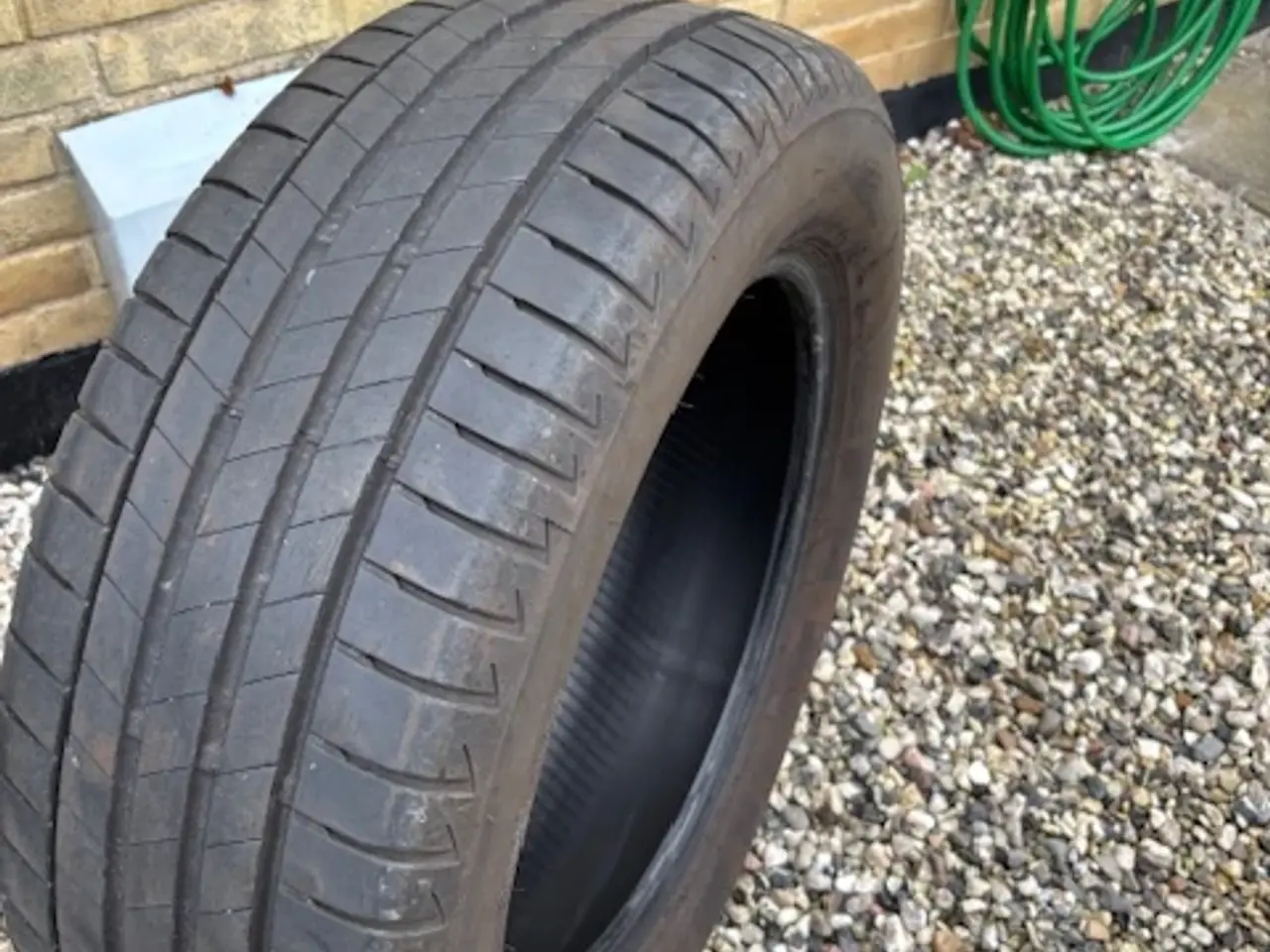 Billede 2 - 4 stk BRIDGESTONE  225/60/R17 Sommerdæk