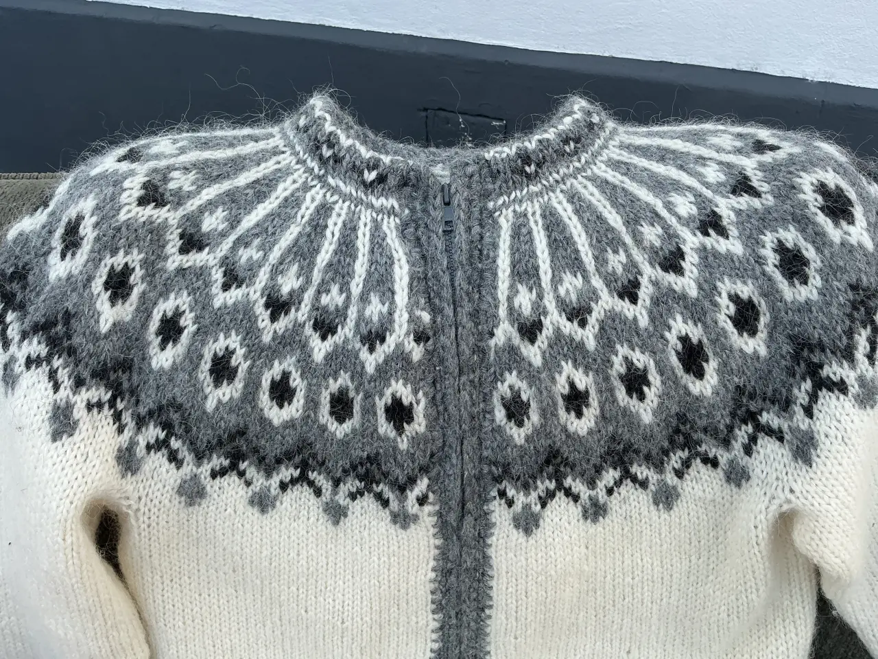 Billede 1 - ISLANDSK SWEATER MED LYNLÅS