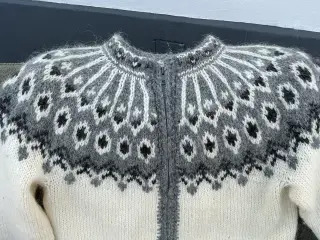 ISLANDSK SWEATER MED LYNLÅS
