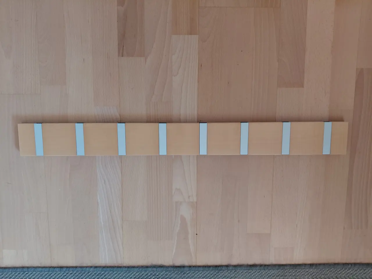 Billede 1 - Knax knagerække 80 cm.