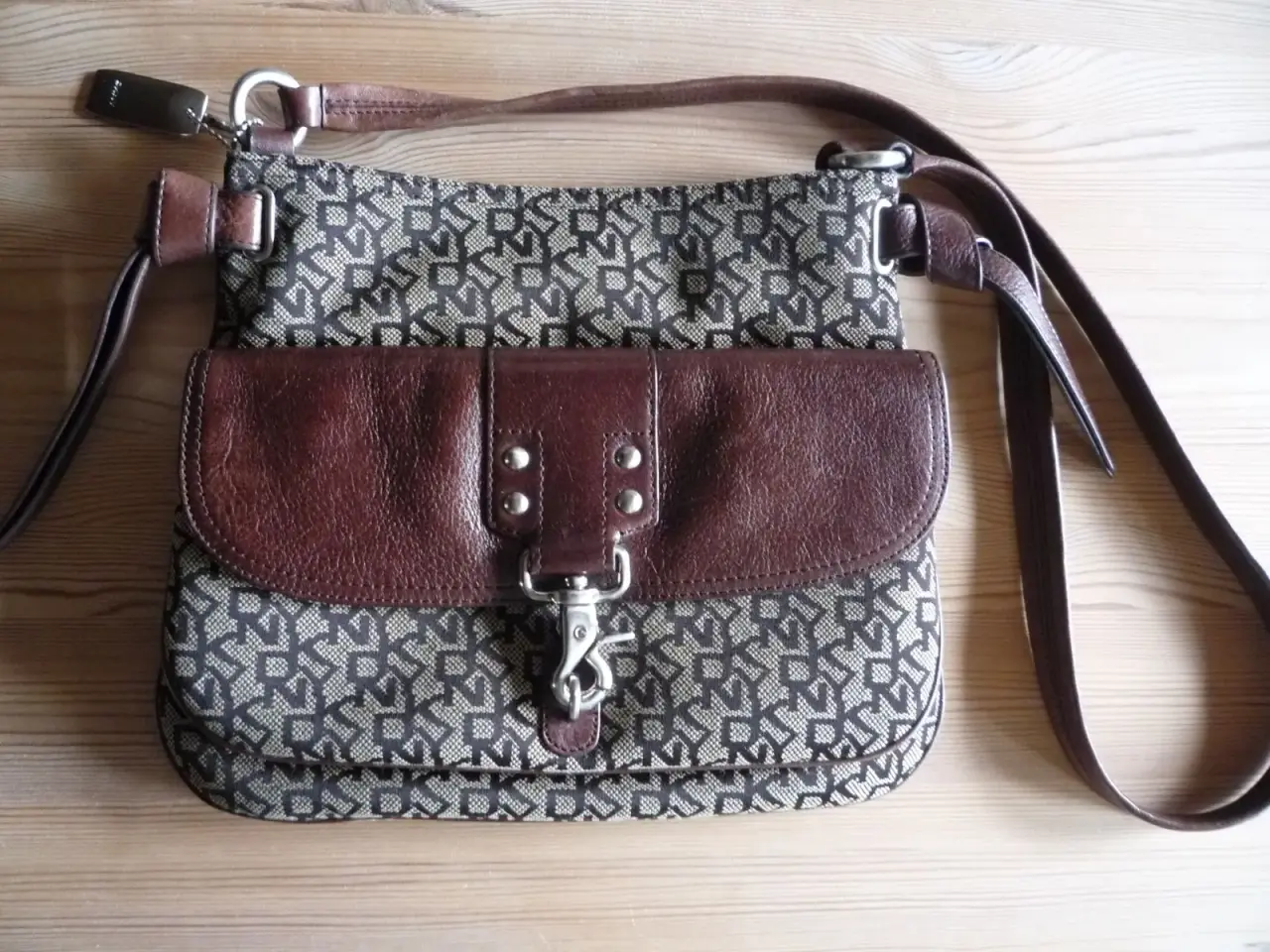 Billede 1 - DKNY skuldertaske