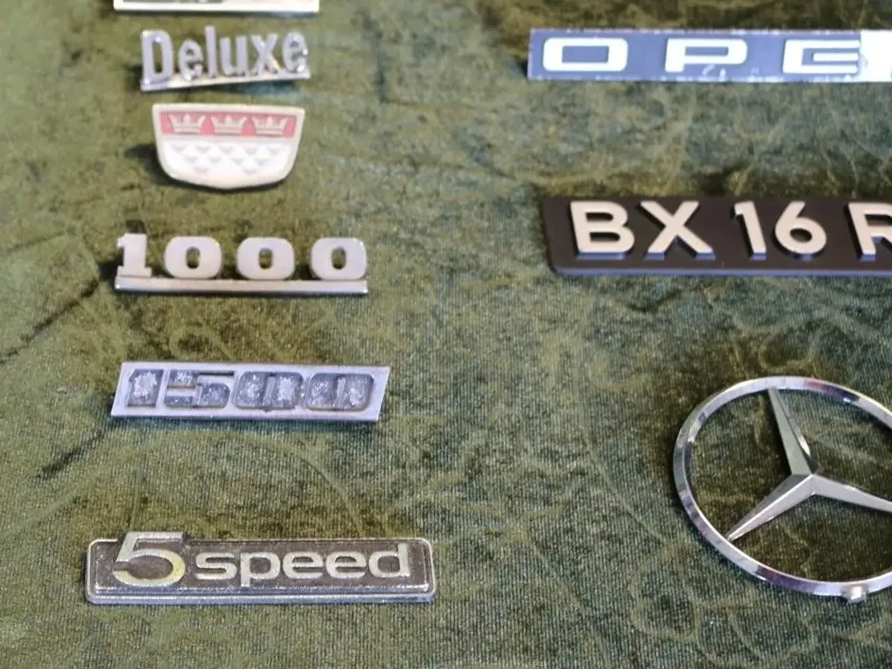 Billede 5 - Emblemer / biler