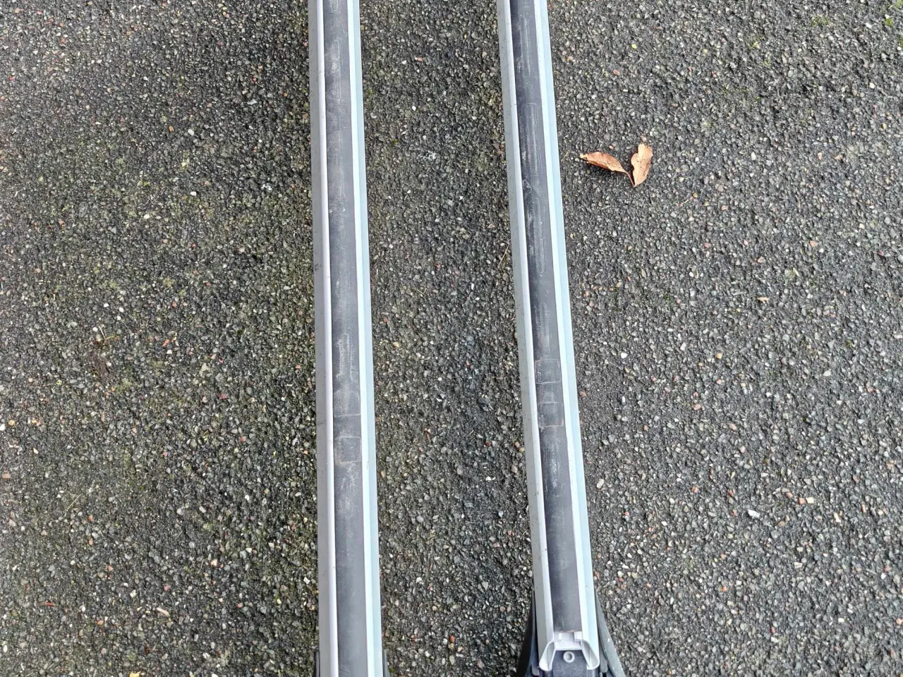 Billede 2 - Tagbøjler til Ford Mondeo st.car.