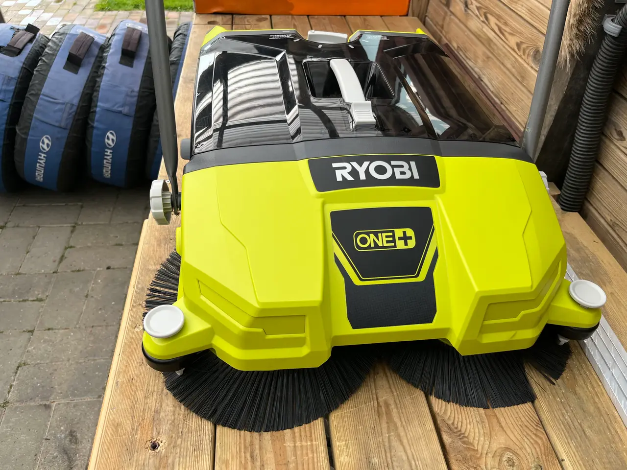 Billede 3 - Ryobi One fejemaskine 